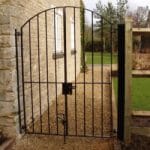 Side Metal Gates